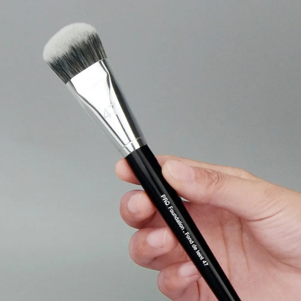 Professional Foundation Brush 47 – Broom Head Makeup Tool