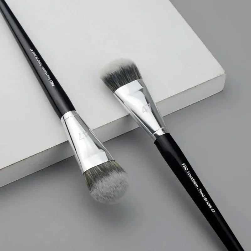 Professional Foundation Brush 47 – Broom Head Makeup Tool