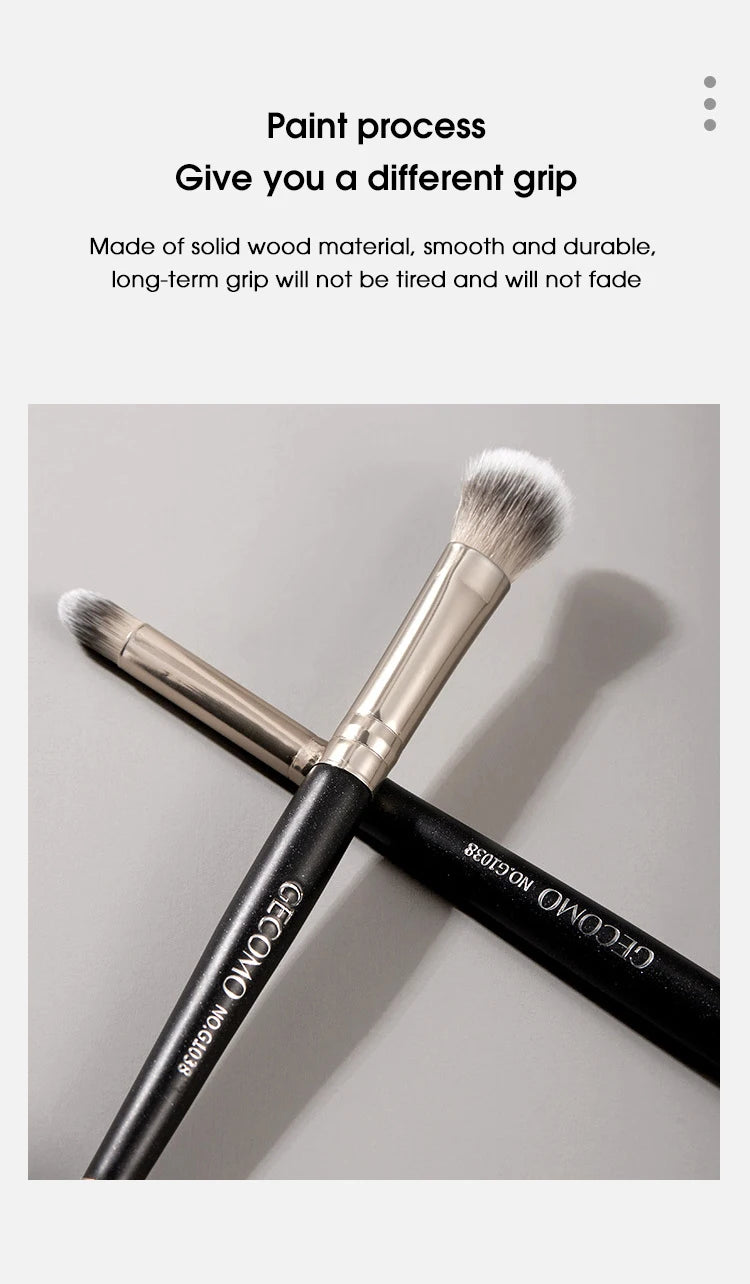 Double-Headed Eyeshadow Brush for Makeup Beginners