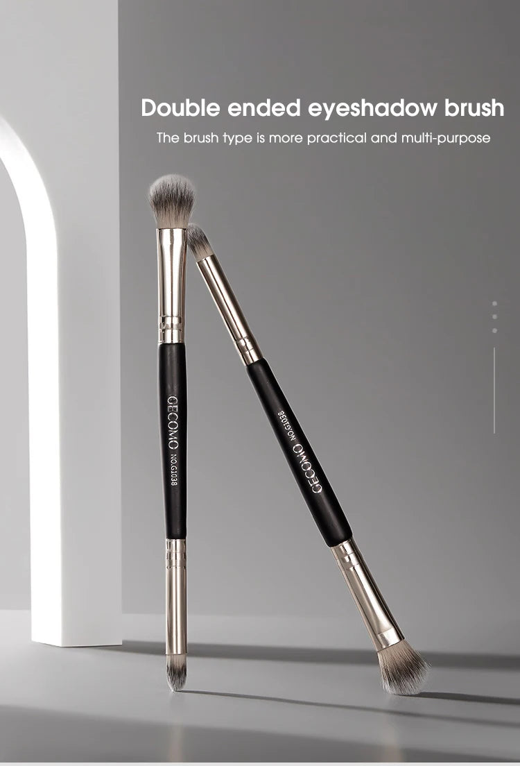 Double-Headed Eyeshadow Brush for Makeup Beginners