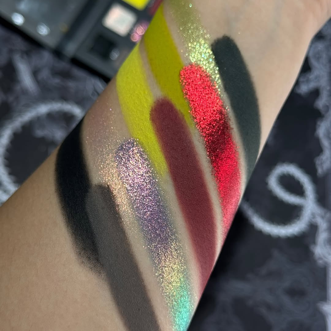 NOIRICORN × @ghoul.in.japan BLIGHTMOON Eyeshadow Palette