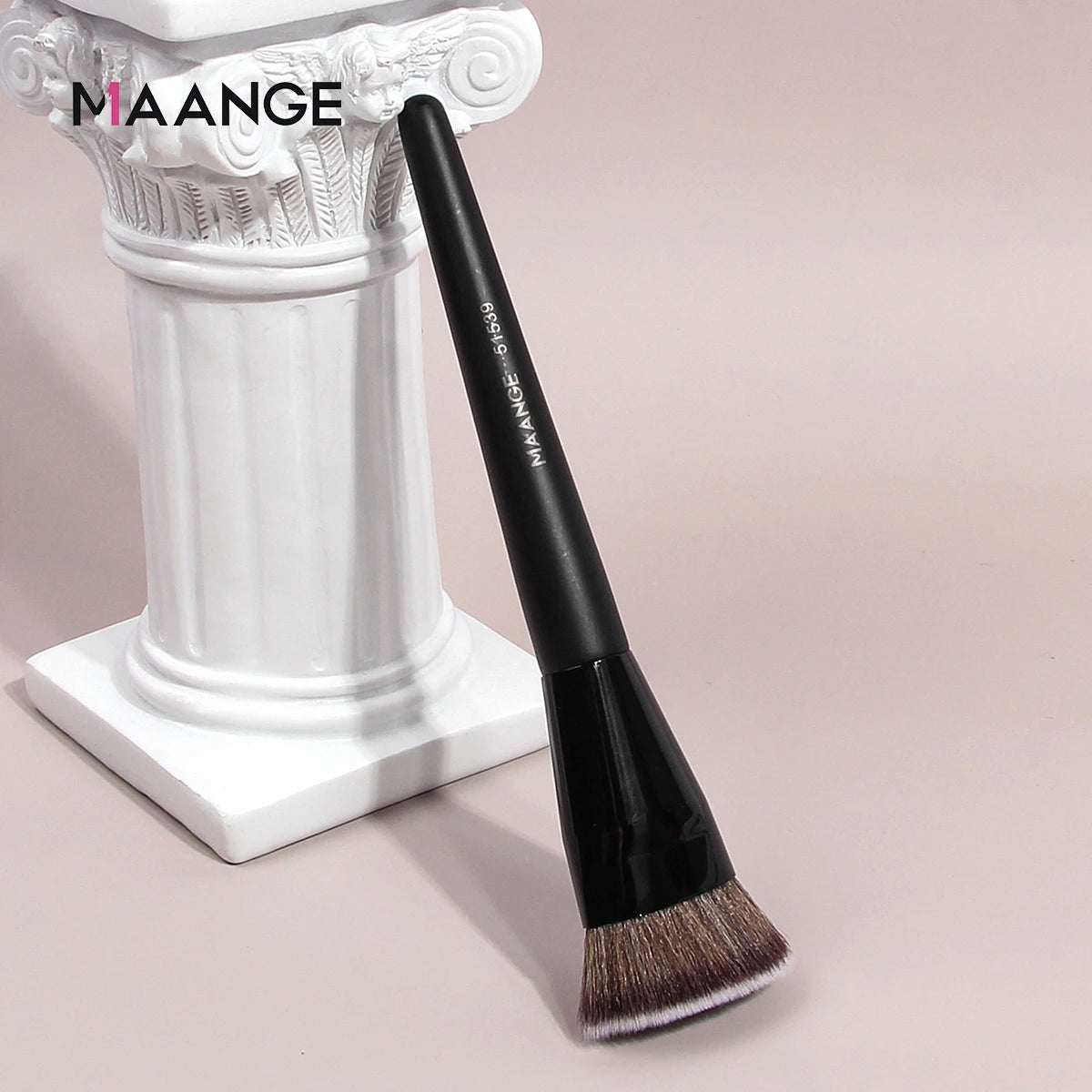 Flat Head Foundation Brush with Case